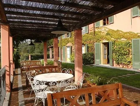 Sleeps 2 Pool Air Con