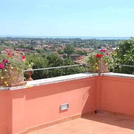 Apartment Sleeps 2 Pool Air Con *