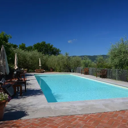 Sleeps 2 Pool Air Con Apartment Castelnuovo Magra